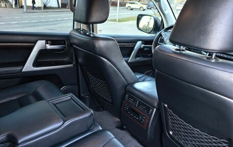 Toyota Land Cruiser 200, 2016 год, 5 990 000 рублей, 32 фотография