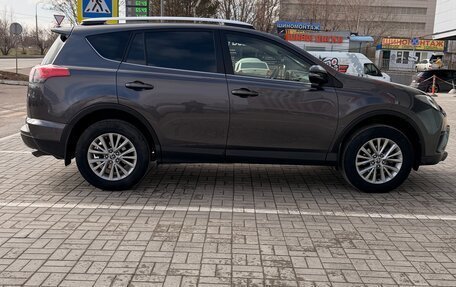 Toyota RAV4, 2015 год, 2 400 000 рублей, 6 фотография