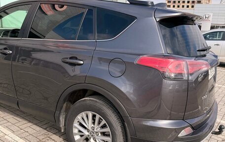 Toyota RAV4, 2015 год, 2 400 000 рублей, 10 фотография