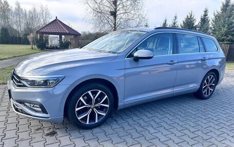 Volkswagen Passat B8 рестайлинг, 2022 год, 2 350 000 рублей, 2 фотография