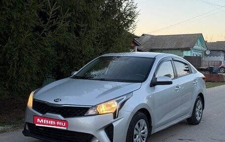 KIA Rio IV, 2020 год, 850 000 рублей, 1 фотография