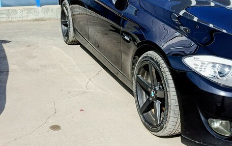 BMW 5 серия, 2011 год, 1 800 000 рублей, 2 фотография