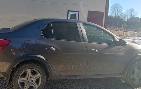 Renault Logan II, 2019 год, 965 000 рублей, 2 фотография