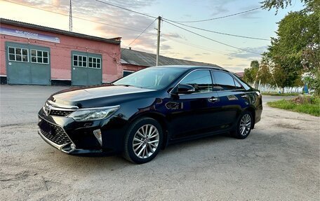 Toyota Camry, 2017 год, 2 500 000 рублей, 5 фотография