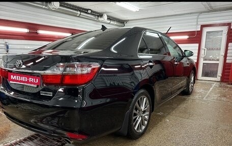 Toyota Camry, 2017 год, 2 500 000 рублей, 2 фотография