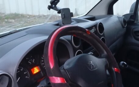 Peugeot Partner II рестайлинг 2, 2013 год, 499 000 рублей, 10 фотография