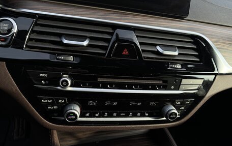 BMW 5 серия, 2018 год, 3 850 000 рублей, 12 фотография