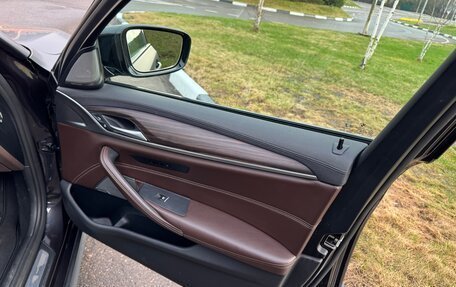 BMW 5 серия, 2018 год, 3 850 000 рублей, 15 фотография