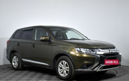 Mitsubishi Outlander III рестайлинг 3, 2020 год, 2 449 000 рублей, 3 фотография