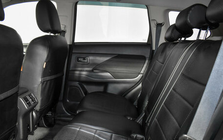 Mitsubishi Outlander III рестайлинг 3, 2020 год, 2 449 000 рублей, 12 фотография