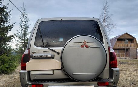 Mitsubishi Pajero III рестайлинг, 2003 год, 650 000 рублей, 11 фотография