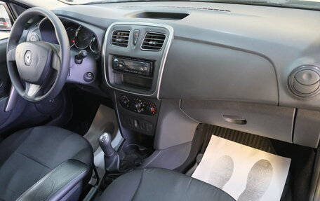 Renault Logan II, 2016 год, 689 000 рублей, 17 фотография