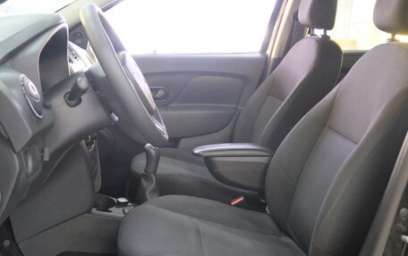 Renault Logan II, 2016 год, 689 000 рублей, 8 фотография