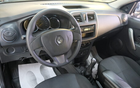 Renault Logan II, 2016 год, 689 000 рублей, 10 фотография