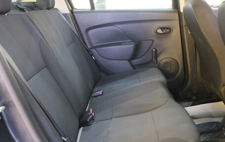 Renault Logan II, 2016 год, 689 000 рублей, 20 фотография