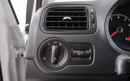 Volkswagen Polo VI (EU Market), 2018 год, 869 000 рублей, 18 фотография