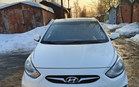 Hyundai Solaris II рестайлинг, 2012 год, 610 000 рублей, 3 фотография