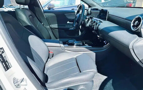 Mercedes-Benz A-Класс, 2023 год, 1 750 555 рублей, 10 фотография