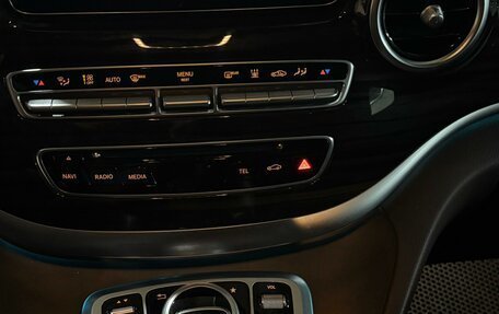 Mercedes-Benz V-Класс, 2018 год, 5 150 000 рублей, 10 фотография