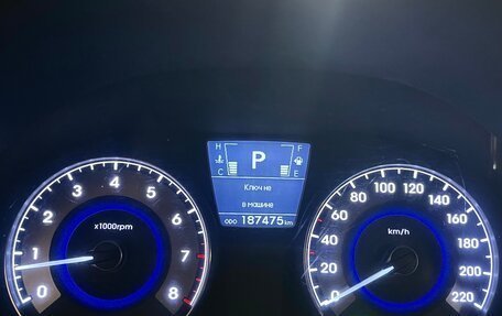 Hyundai Solaris II рестайлинг, 2011 год, 690 000 рублей, 13 фотография