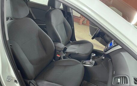 Hyundai Solaris II рестайлинг, 2011 год, 690 000 рублей, 8 фотография