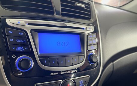 Hyundai Solaris II рестайлинг, 2011 год, 690 000 рублей, 17 фотография