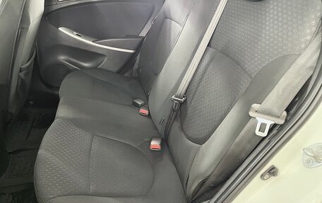 Hyundai Solaris II рестайлинг, 2011 год, 690 000 рублей, 26 фотография