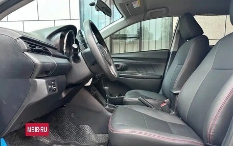 Toyota Yaris XP150 рестайлинг, 2022 год, 1 154 099 рублей, 15 фотография