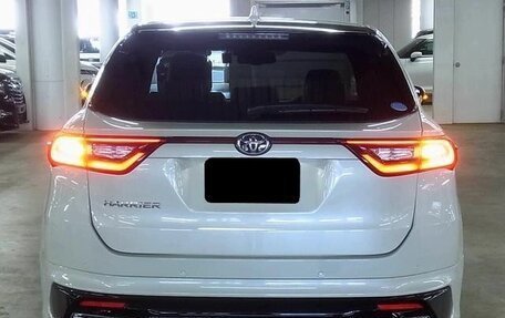 Toyota Harrier, 2018 год, 2 318 000 рублей, 3 фотография