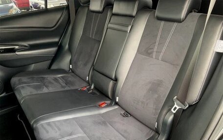 Toyota Harrier, 2019 год, 2 356 000 рублей, 15 фотография