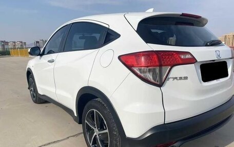 Honda Vezel, 2022 год, 1 265 000 рублей, 2 фотография