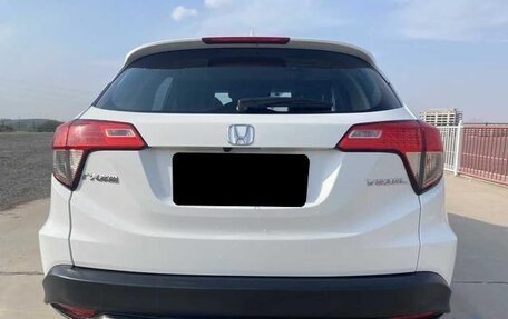 Honda Vezel, 2022 год, 1 265 000 рублей, 3 фотография