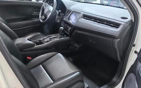 Honda Vezel, 2022 год, 1 265 000 рублей, 9 фотография