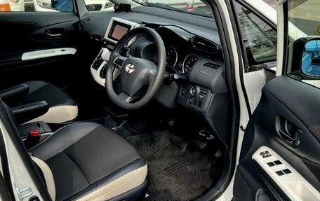 Toyota Wish II, 2017 год, 1 315 000 рублей, 7 фотография