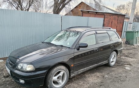 Toyota Caldina, 2001 год, 445 000 рублей, 2 фотография