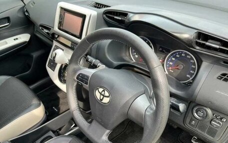 Toyota Wish II, 2017 год, 1 315 000 рублей, 8 фотография