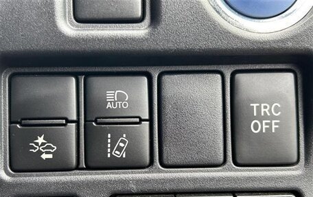 Toyota Noah III, 2021 год, 2 113 000 рублей, 14 фотография