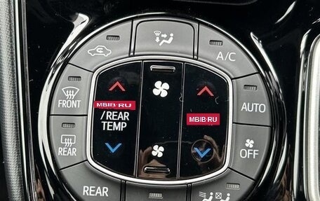 Toyota Noah III, 2021 год, 2 113 000 рублей, 16 фотография