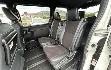 Toyota Noah III, 2021 год, 2 113 000 рублей, 25 фотография