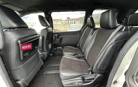 Toyota Noah III, 2021 год, 2 113 000 рублей, 26 фотография