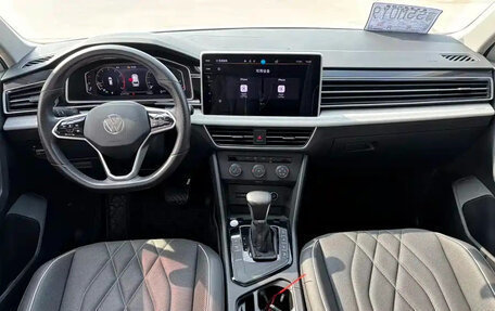 Volkswagen Tiguan II, 2023 год, 2 800 001 рублей, 7 фотография