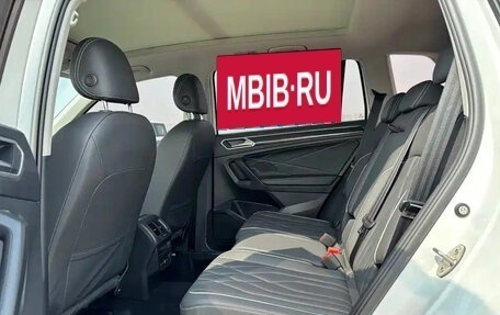 Volkswagen Tiguan II, 2023 год, 2 800 001 рублей, 11 фотография