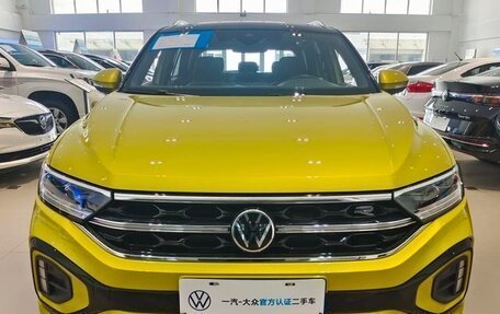 Volkswagen T-Roc I, 2022 год, 1 500 000 рублей, 2 фотография