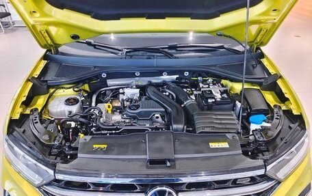 Volkswagen T-Roc I, 2022 год, 1 500 000 рублей, 9 фотография