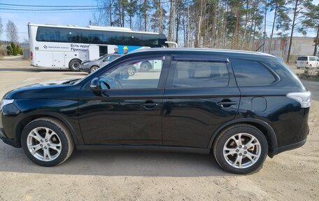 Mitsubishi Outlander III рестайлинг 3, 2014 год, 1 350 000 рублей, 5 фотография