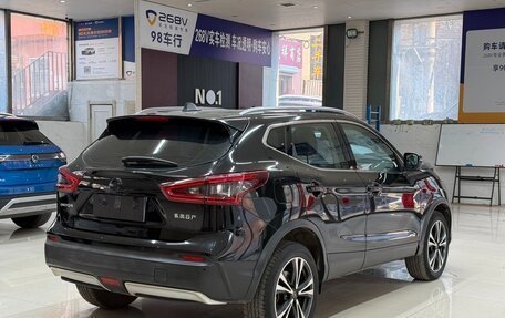 Nissan Qashqai, 2022 год, 1 980 000 рублей, 3 фотография