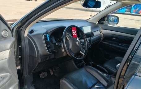 Mitsubishi Outlander III рестайлинг 3, 2014 год, 1 350 000 рублей, 7 фотография