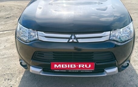Mitsubishi Outlander III рестайлинг 3, 2014 год, 1 350 000 рублей, 6 фотография