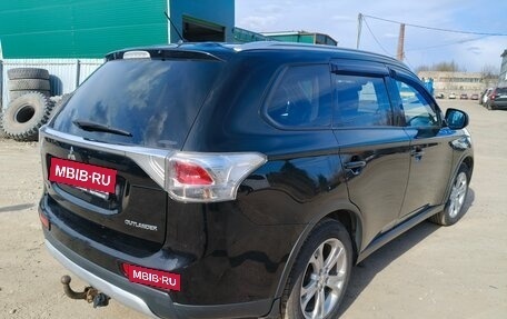 Mitsubishi Outlander III рестайлинг 3, 2014 год, 1 350 000 рублей, 3 фотография