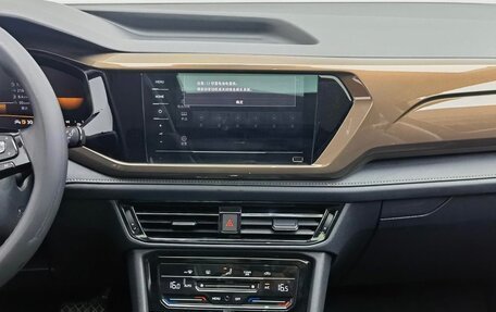 Volkswagen Tharu, 2022 год, 1 870 000 рублей, 14 фотография